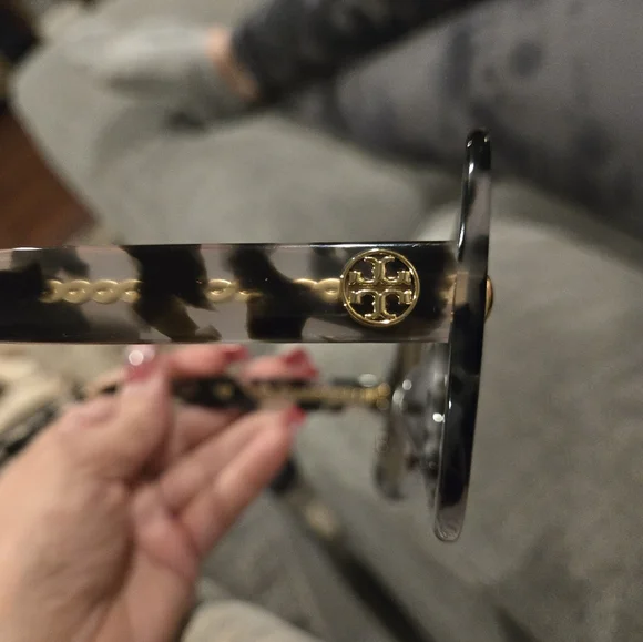 Tory Burch sunglasses - Picture 9 of 16